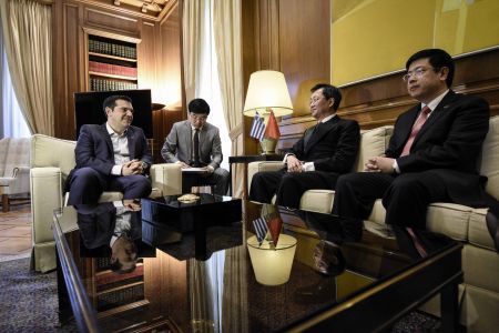 Αλ.Τσίπρας: Αφετηρία για προσέλκυση επενδύσεων η υπογραφή της συμφωνίας με την Cosco για τον ΟΛΠ