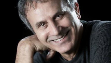 Ο Γιώργος Νταλάρας «Αυτοπροσώπως» στον Νίκο Θρασυβούλου