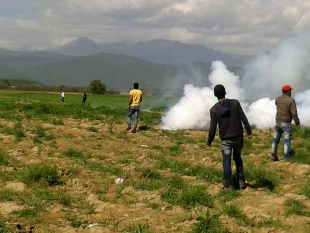 Δημοκρατική Συμπαράταξη: ΜΚΟ και «αλληλέγγυοι» υπεύθυνοι κατά τον πρωθυπουργό