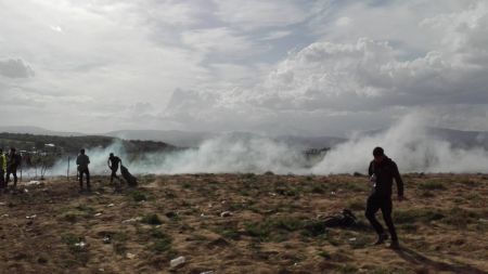 Στα διεθνή πρωτοσέλιδα τα δακρυγόνα στην Ειδομένη
