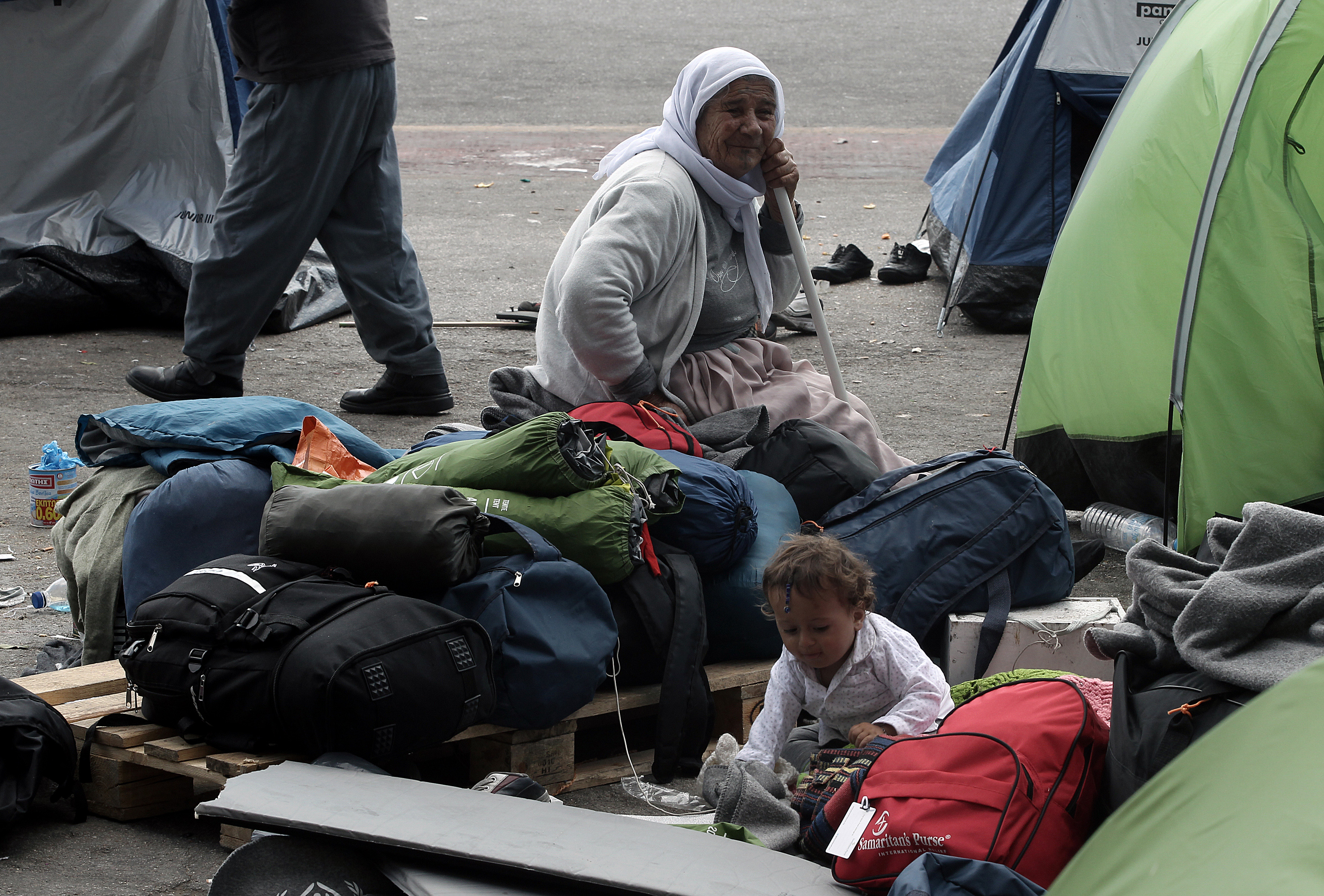 Μικροεντάσεις μεταξύ προσφύγων την Πέμπτη στον Πειραιά