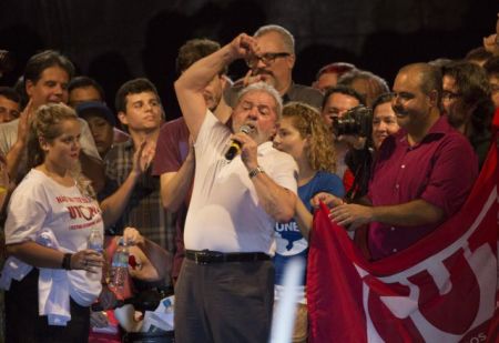 Βραζιλία: Σήμερα θα παραδοθεί στην Αστυνομία και θα οδηγηθεί στη φυλακή ο Λούλα