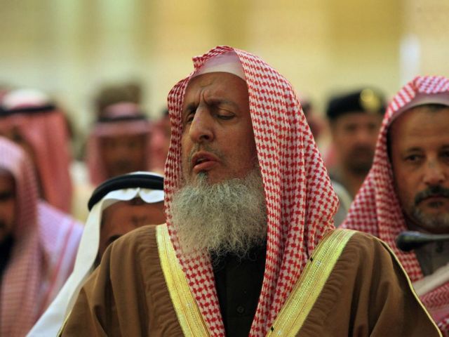 Σαουδάραβας κληρικός: «Αν οι γυναίκες οδηγήσουν αυτοκίνητο, εκτίθενται στον Σατανά» | tovima.gr