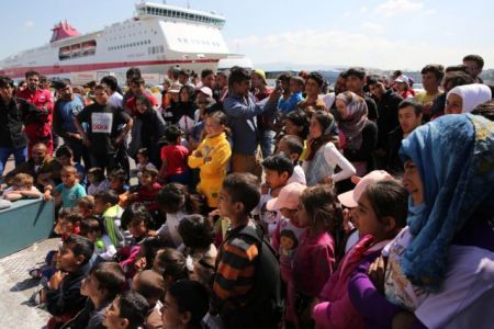 Πειραιάς: Οι πρόσφυγες δέχονται να μεταφερθούν μόνο στον Σκαραμαγκά