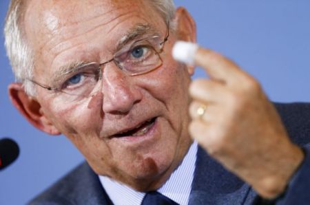 Ο Σόιμπλε δεν διευκρινίζει αν θα παραμείνει στο ΥΠΟΙΚ μετά τις εκλογές