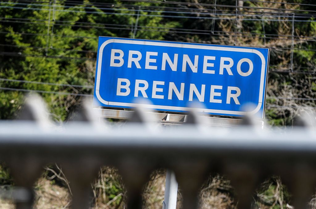 H Ιταλία στρέφεται στην ΕΕ κατά της Αυστρίας για τον φράχτη τα σύνορα