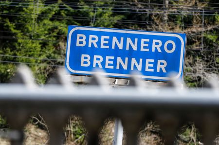 H Ιταλία στρέφεται στην ΕΕ κατά της Αυστρίας για τον φράχτη τα σύνορα