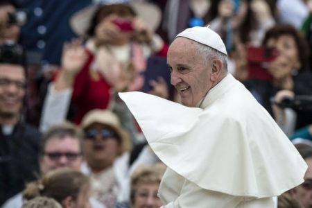 Πάπας: Θα εκφράσω αλληλεγγύη στους πρόσφυγες και σε όλο τον ελληνικό λαό