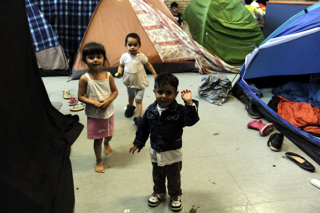 ΚΕΕΡΦΑ: Μαζική απεργία πείνας προσφύγων στο Ελληνικό