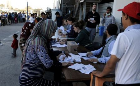 Υπογράφηκαν τα συμβόλαια για τη χρηματοδότηση του προσφυγικού