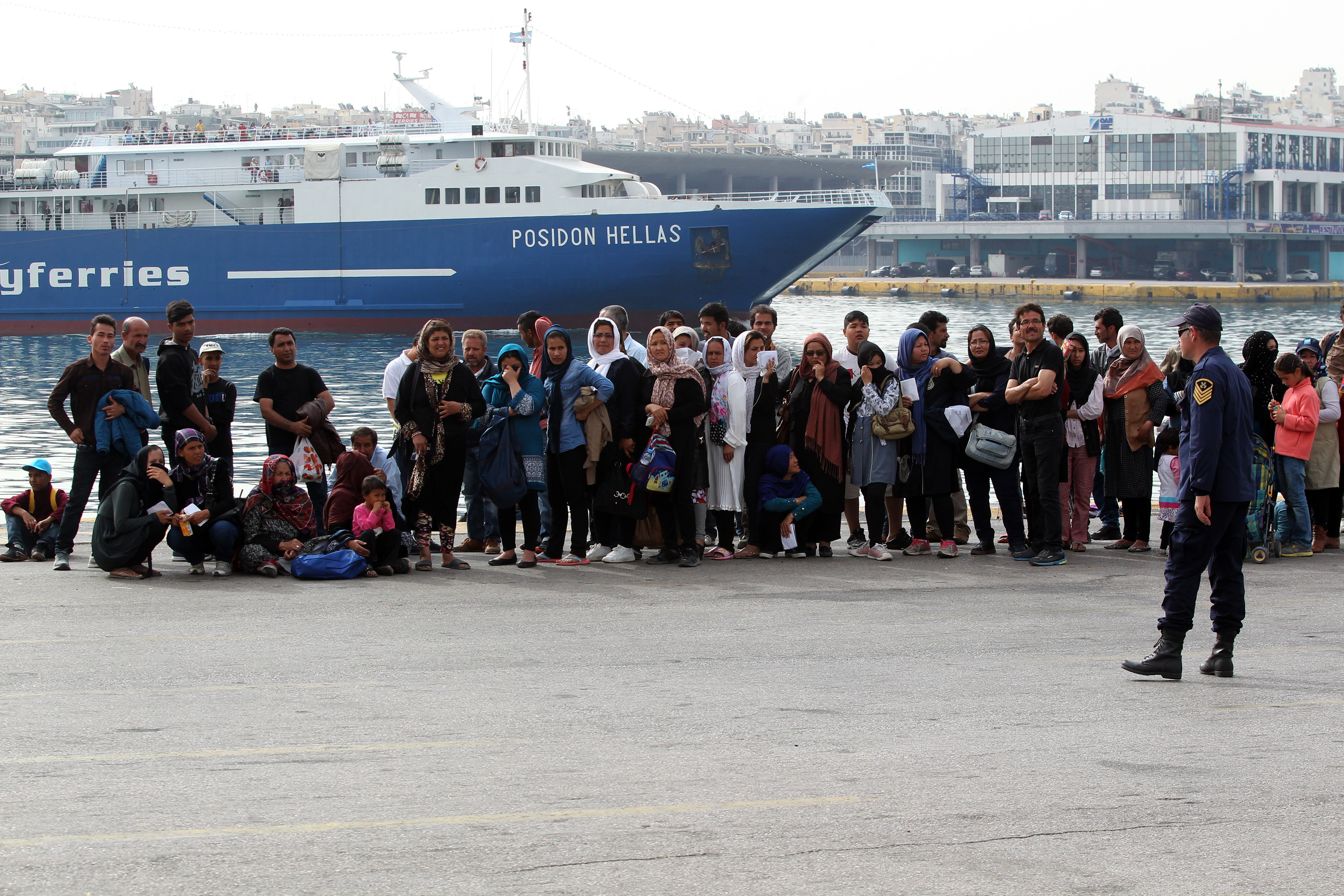 Εκκενώθηκε πλήρως από πρόσφυγες το λιμάνι του Πειραιά