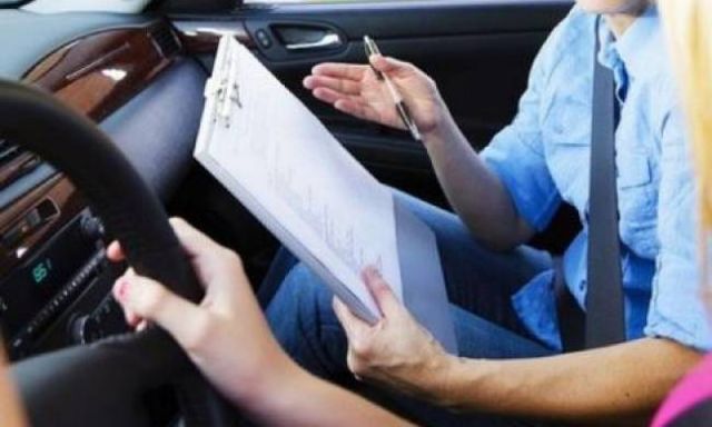 «Ξεπαγώνει» το θέμα αποζημίωση των εξεταστών οδήγησης | tovima.gr