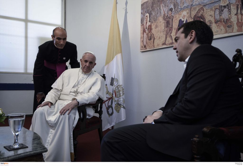 Πάπας: Οι κληρικοί μπορούν να δίνουν άφεση αμαρτιών σε όσους ευθύνονται για άμβλωση