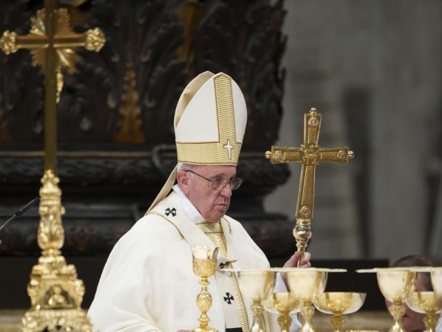 Πάπας σε πρόσφυγες: Συγχωρέστε μας, είστε δώρο, όχι βάρος | tovima.gr