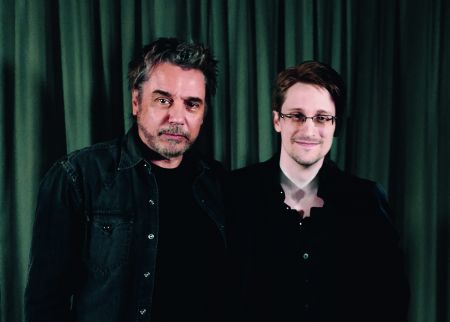 Ο Εντουαρντ Σνόουντεν ως ποπ σταρ