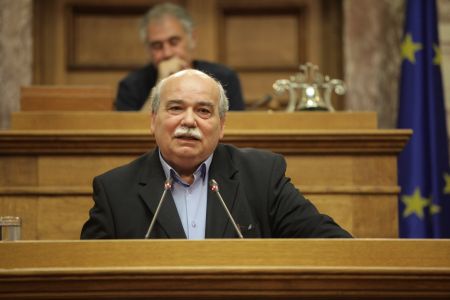 Βούτσης: Οχι προαπαιτούμενο, εργαλείο το φορολογικό-ασφαλιστικό