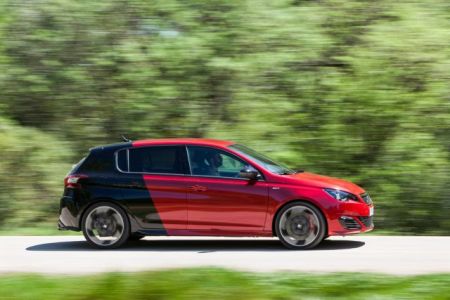 Peugeot 308 GTi: Πιάσε με αν μπορείς…