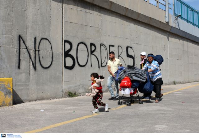 Piraeus: E2 passenger terminal cleared out of migrants and refugees