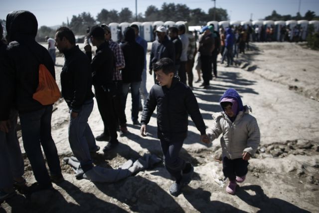 Συμπλοκές μεταξύ μεταναστών στην Ειδομένη και στον Πειραιά | tovima.gr