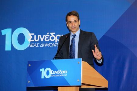 Αφήνει το σπριντ η ΝΔ, πάει σε αγώνα ημιαντοχής