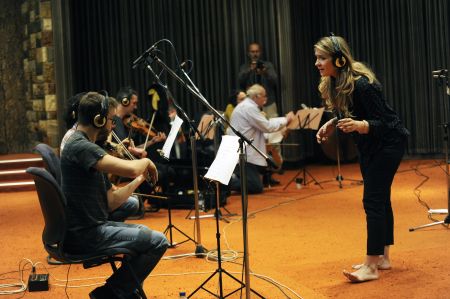 Βασιλική Καρακώστα: Δημοτική Μουσική Δωματίου