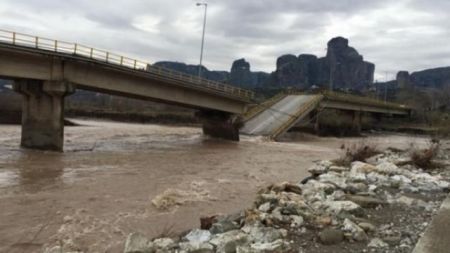 Αδιάβατη ακόμη η γέφυρα της Διάβας στην Καλαμπάκα