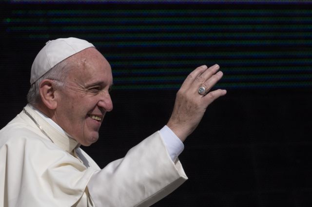 «Ανοιχτός» ο Φραγκίσκος σε συζήτηση για το Αλάθητο του Πάπα