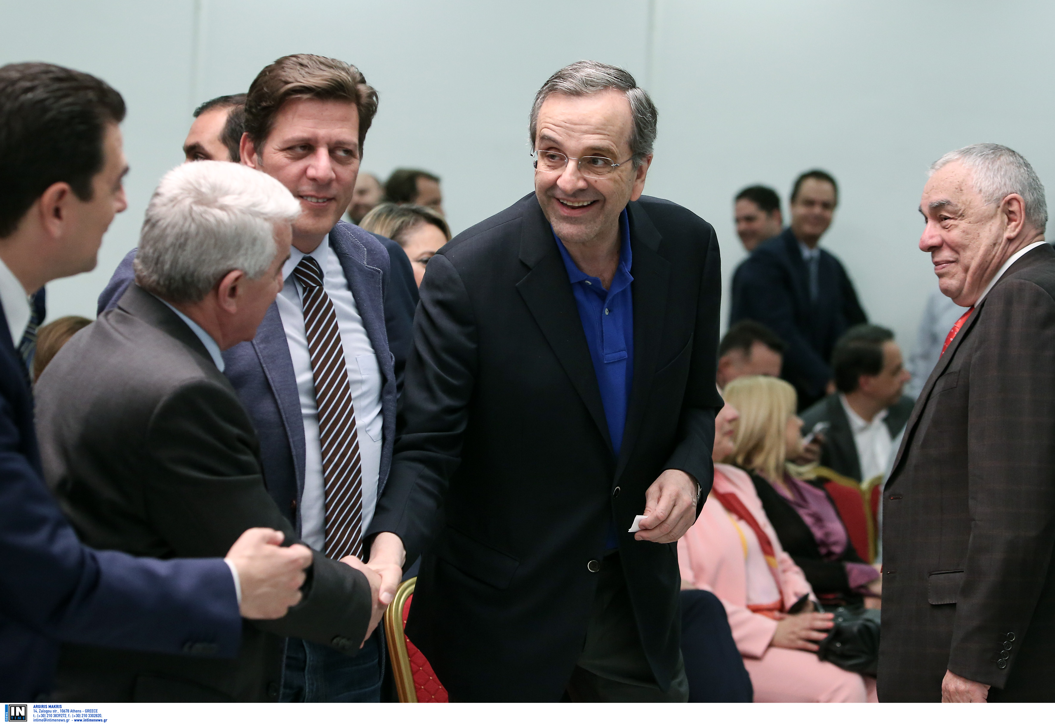 Ο Σαμαράς δηλώνει παρών και στέλνει μηνύματα προς πάσα κατεύθυνση