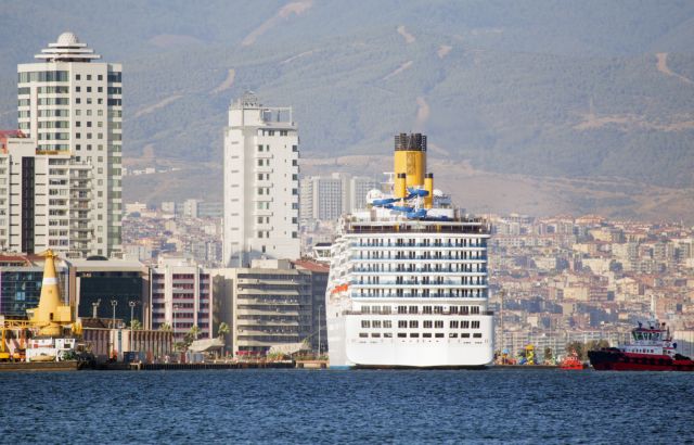 Το πλοίο θα σαλπάρει για Σμύρνη | tovima.gr