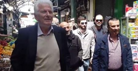 Indignant shop owners hurl abuse at SYRIZA MPs over measures
