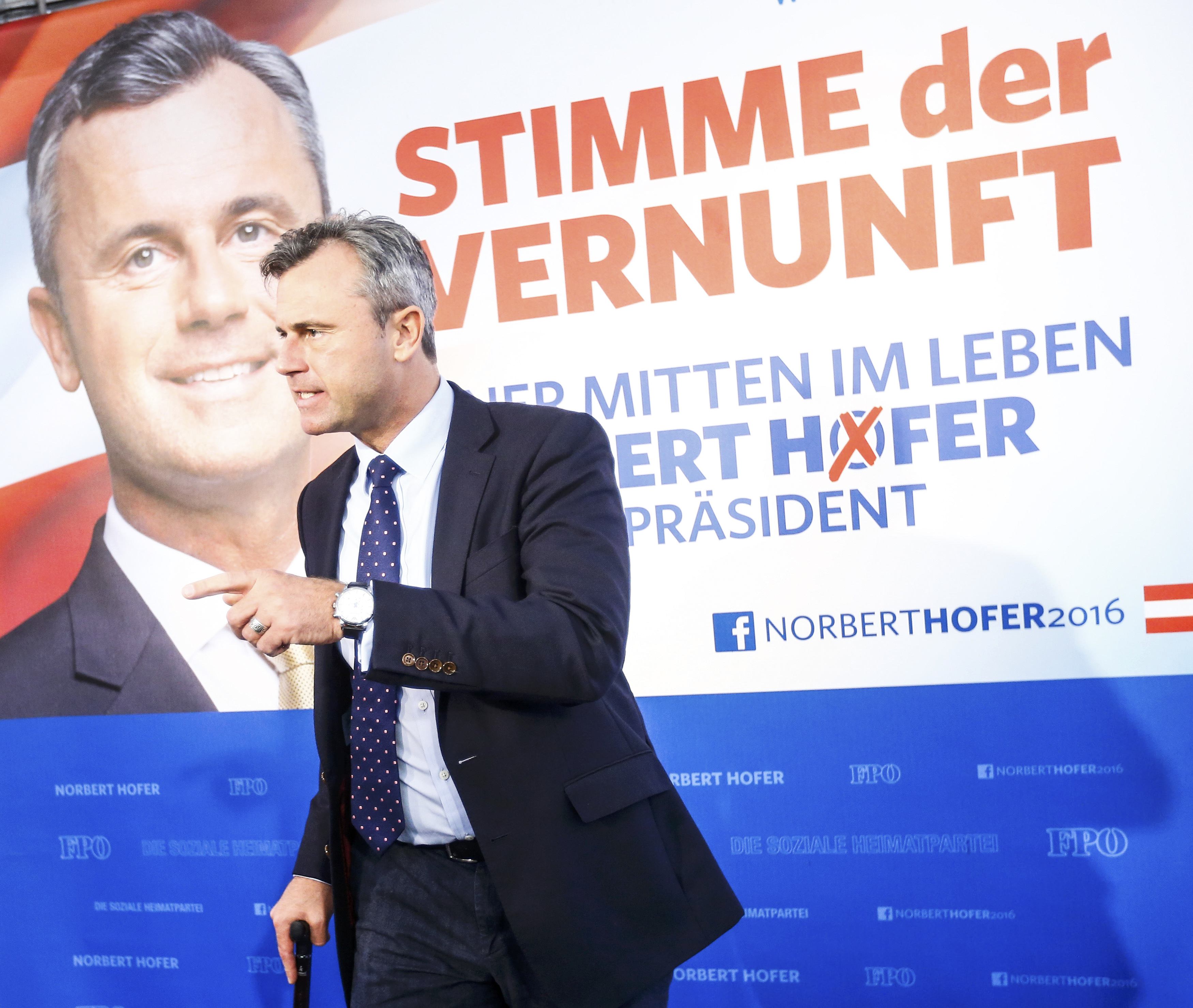 Αυστρία: Εντυπωσιακό προβάδισμα ακροδεξιάς σε νέες δημοσκοπήσεις