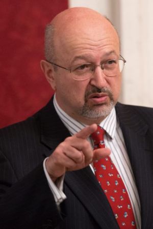 Λαμπέρτο Ζανιέ: «Το Μεταναστευτικό ήρθε για να μείνει»