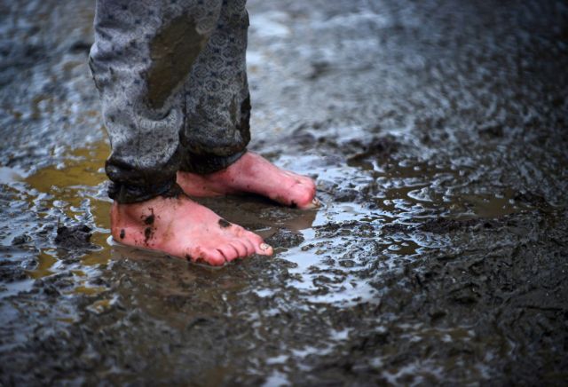 Heavy rainfall turns Idomeni camp into an endless mudflat