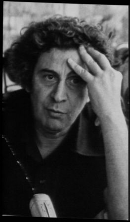 Ο μαγικός σπάγκος του Μίκη Θεοδωράκη