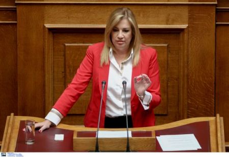 Γεννηματά προς Τσίπρα: Φέρνετε συμφωνία με όρους συνθηκολόγησης ηττημένου