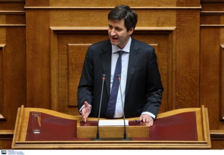 Χουλιαράκης: Θα αναθεωρήσουμε τις δαπάνες με στόχο τη μείωση των φόρων