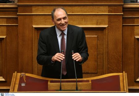Σταθάκης: Δεν αλλάζει κάτι στην προστασία των δανειοληπτών