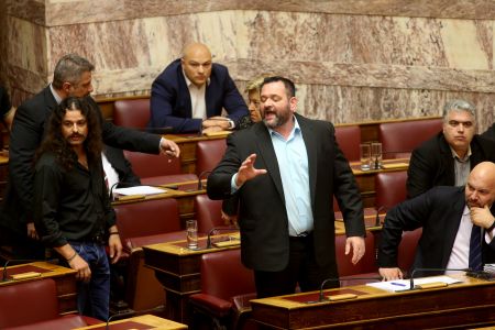 Αποκλεισμός από τις συνεδριάσεις της Βουλής για τον χρυσαυγίτη Ι. Λαγό