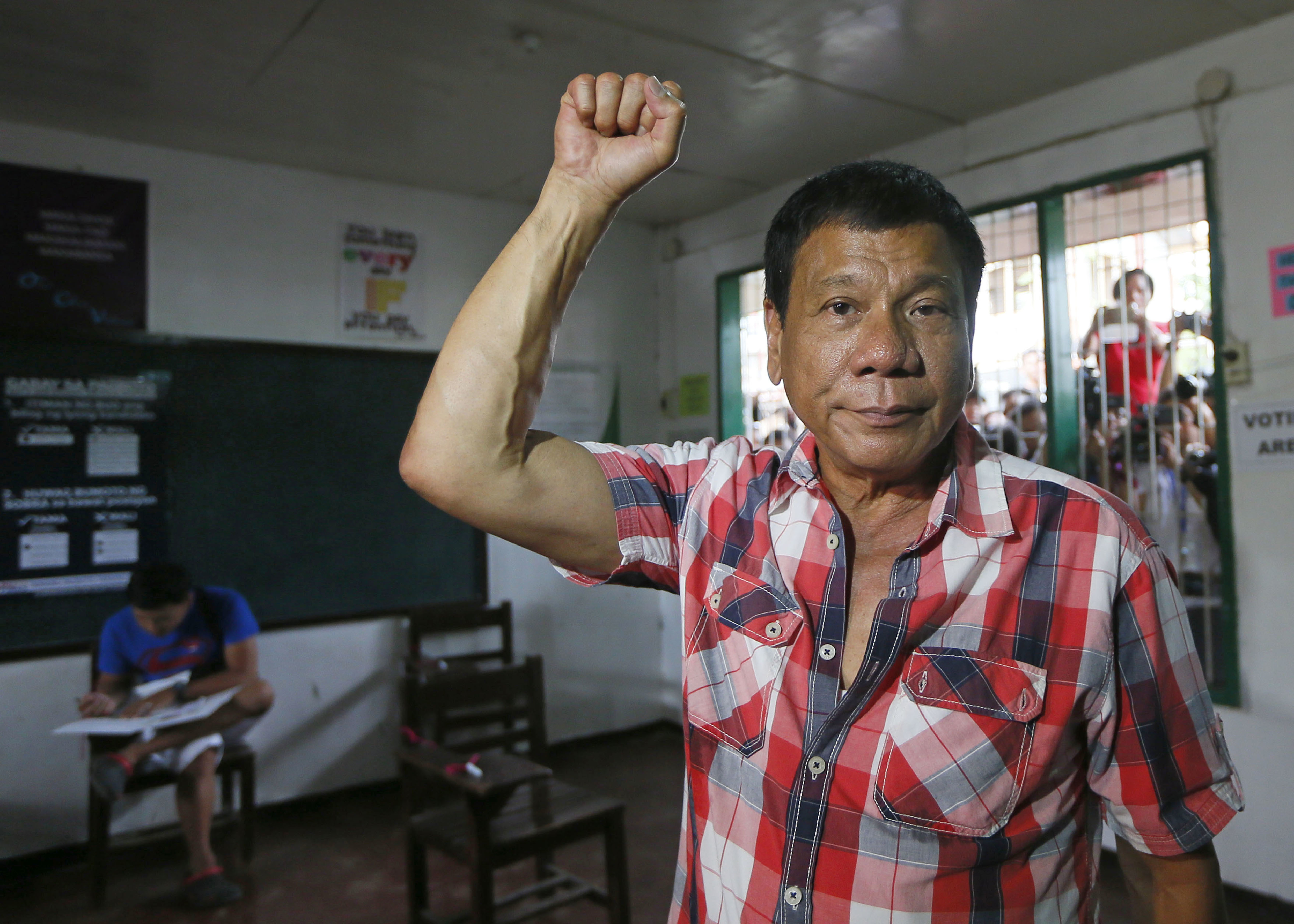 Ο «τιμωρός» Ροντρίγκο Ντούτερτε γίνεται πρόεδρος των Φιλιππίνων