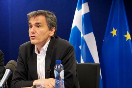 Tsakalotos: “Greece will soon qualify for the ECB’s QE plan”