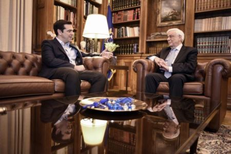 PM Tsipras updates President and political leaders on Eurogroup