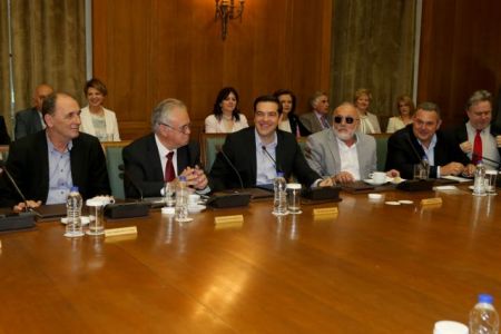PM Tsipras presents coalition government plans on social policy