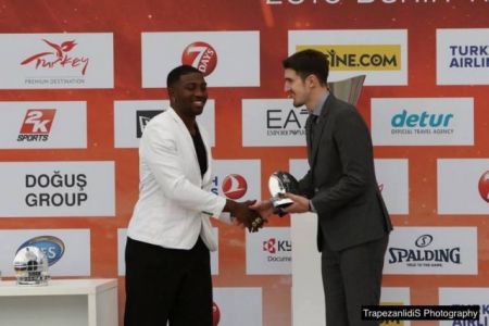 MVP της φετινής Ευρωλίγκα ο Ντε Κολό