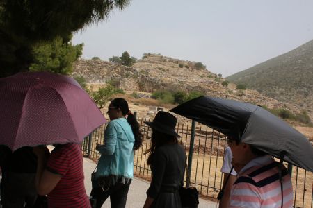 Αστατος καιρός με τοπικές βροχές και καταιγίδες