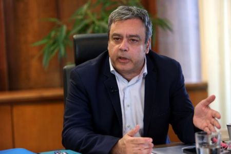 Αμεση ανάκληση διορισμού και δίωξη για τα πλαστά πτυχία