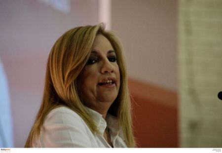 Γεννηματά: Απλή αναλογική, σπάσιμο μεγάλων εδρών και όριο 3%