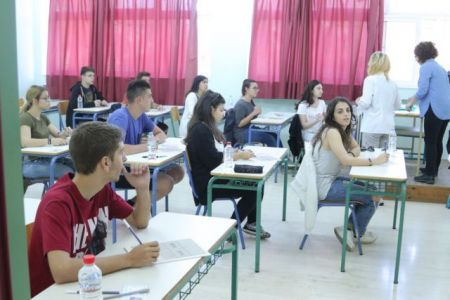 Πανελλαδικές: Τα θέματα και οι απαντήσεις σε Λατινικά και Χημεία