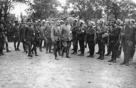 Στη ρόδα του πολέμου