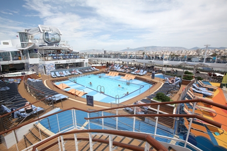 Το νέο Ovation of the Seas στον Πειραιά