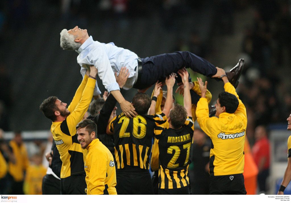 Με υπερκόπωση ο Μανωλάς, δεν κάθεται στον πάγκο με Πανιώνιο